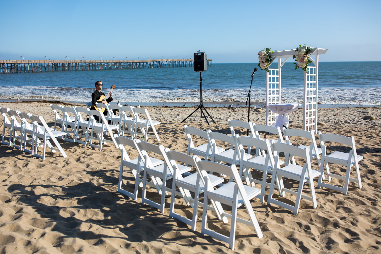 Wedding Crowne Plaza Ventura Beach empty ceremony
