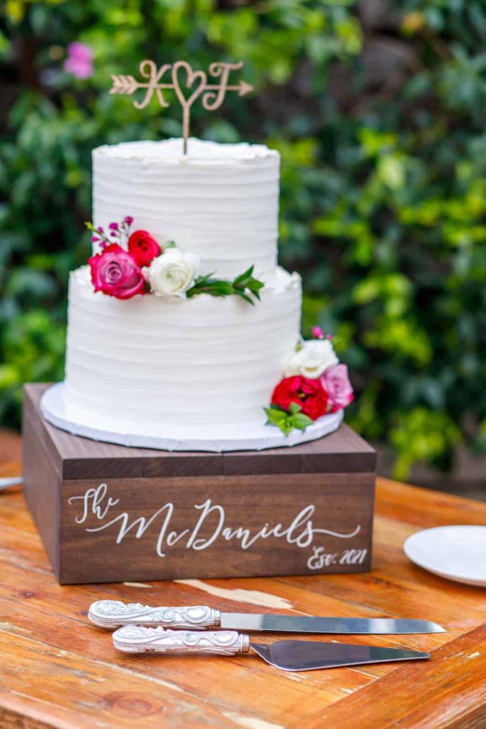 wedding cake and intricate serving knife