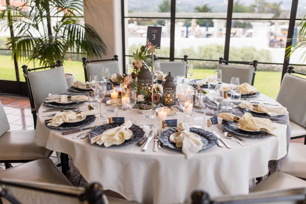 tablescape at a wedding reception at the la cumbre country club