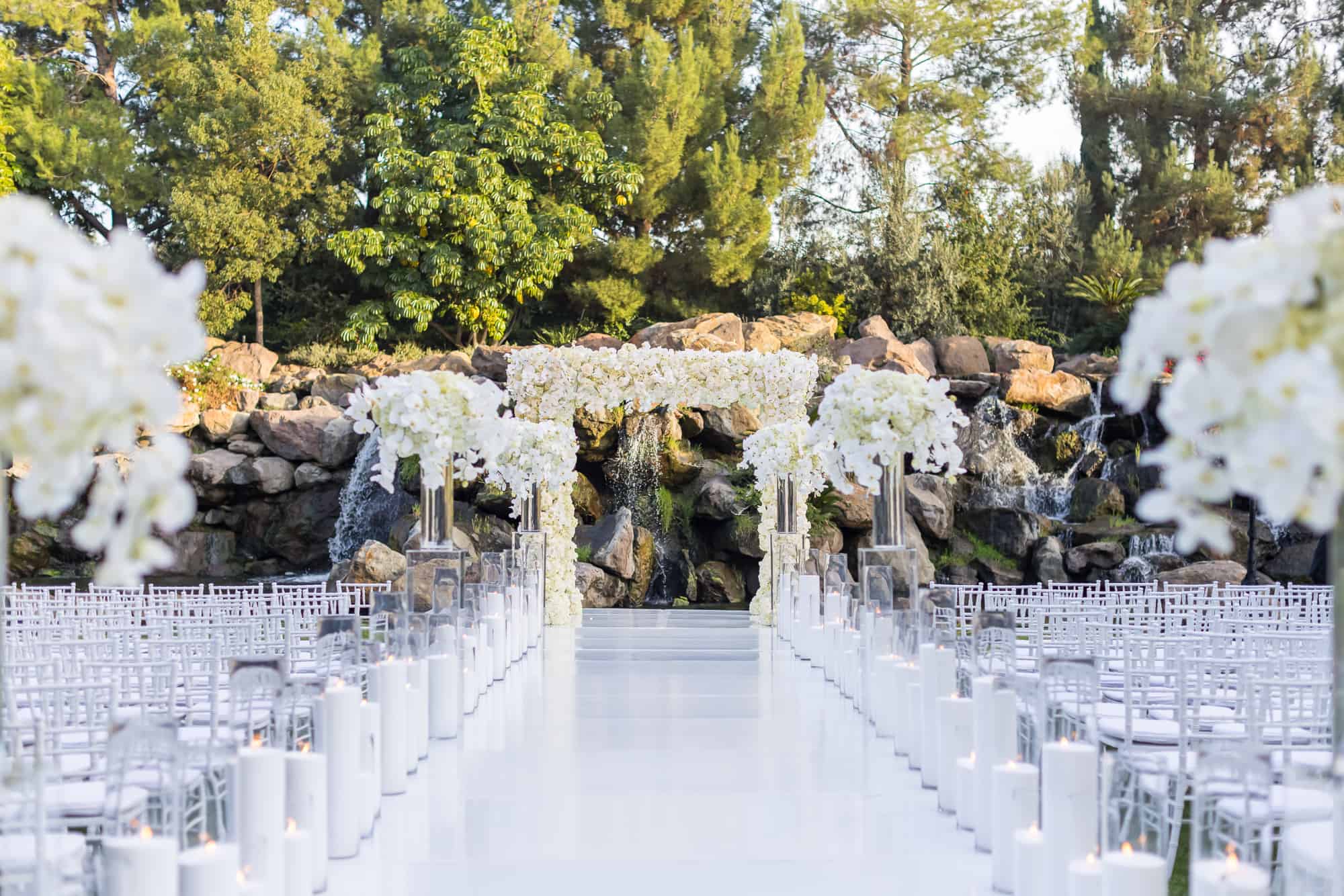 all white wedding decor for an outdoor wedding in Westlake Village for an elegant wedding decor inspiration