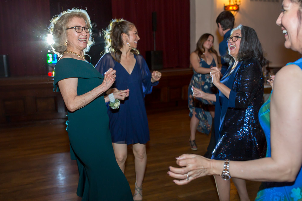 guests dancing reception wedding photography